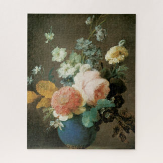 Puzzle Rosas, Ranunculus y otras flores en una malla azul
