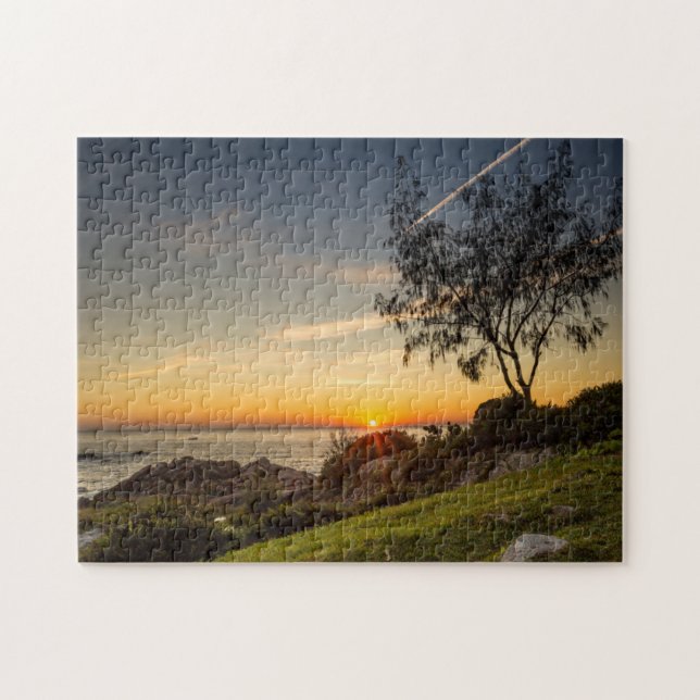 Puzzle Salida del sol en la playa Armação, el Brasil (Horizontal)