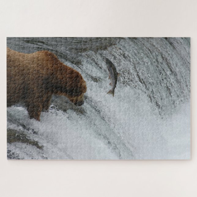 Puzzle Salmón de pesca de oso, Brooks Falls Alaska (Horizontal)