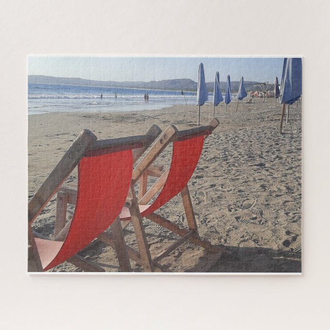 Puzzle Sillas Rojas en Playa de Arena (Horizontal)