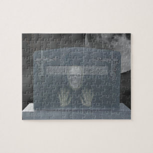 Puzzle Skeleton Haunting Grave