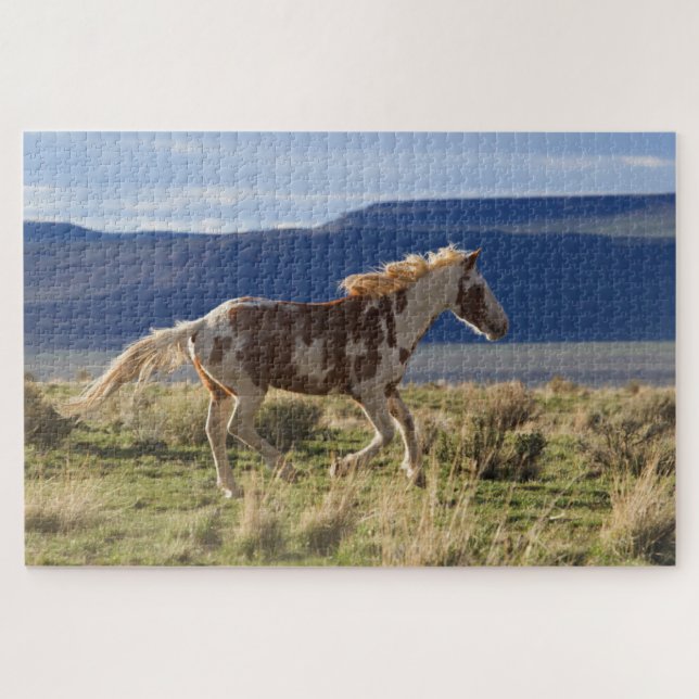 Puzzle Stallion en marcha, montañas Steens, Oregón (Horizontal)