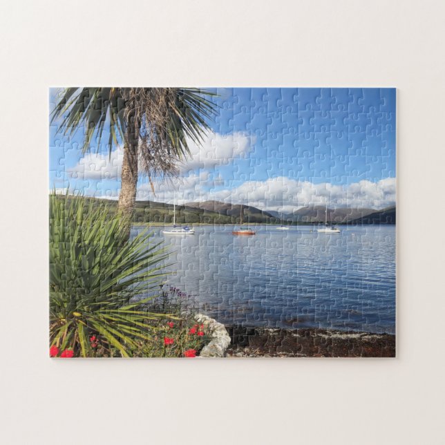 Puzzle Sunshine en Escocia. Bahía con palmeras y yates (Horizontal)