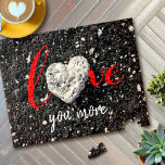 Puzzle Te quiero más en Hawaii Beach Coral Heart Rock Pho<br><div class="desc">"Te quiero más". Me siento afortunado de haber visto esta roca de coral en forma de corazón, mientras caminaba por esta playa de arena negra de la Isla Grande de Hawái a última hora de la tarde. Un maravilloso recordatorio de amor cada vez que se trabaja en este impresionante rompecabezas...</div>