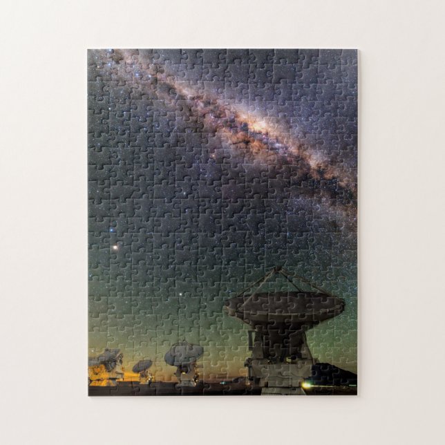 Puzzle Telescopio de radio y la Vía Láctea por encima (Vertical)