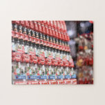 Puzzle Tienda de recuerdos de Londres Oxford Street Reino<br><div class="desc">El Puzzle presenta una fotografía original de recuerdos en una tienda de turismo en Londres,  Reino Unido. En esta tienda también hay muchos otros rompecabezas ilustrados y fotográficos. Si no ves el rompecabezas que estás buscando,  por favor contacta a Rebecca para tener algo diseñado para ti!</div>