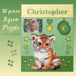 Puzzle Tigre lindo foto nombre niños verdes amarillos<br><div class="desc">Rompecabezas de 30 piezas para los niños. Con un tigre lindo,  con estrellas y corazones de amor. Añadir un nombre,  inicial y una foto. Esquema de colores: idea de regalo para niños de color verde y amarillo.</div>