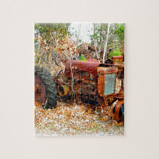 Puzzle Tractor de granja rústico viejo en desguace