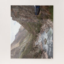 Tren del carril del inca a Machu Picchu en Perú
