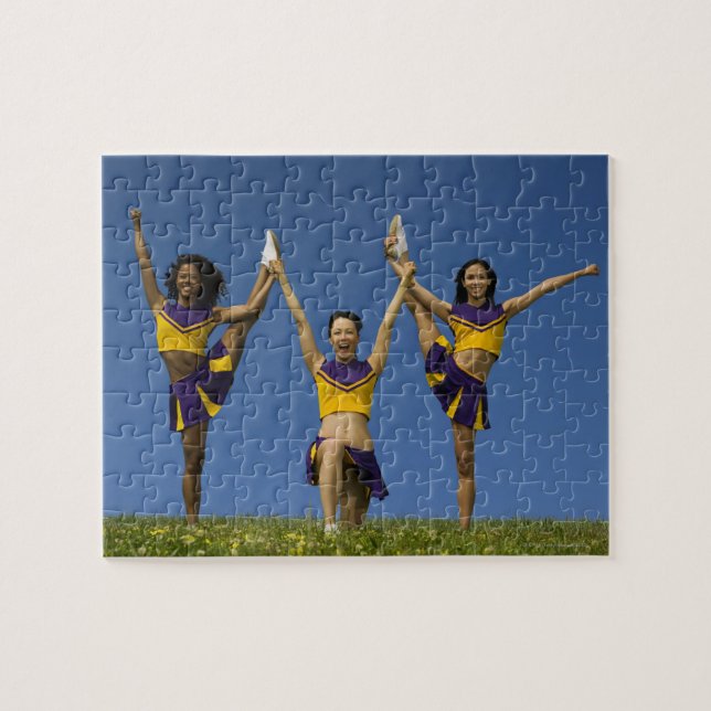 Puzzle Tres animadoras femeninas formando (Horizontal)