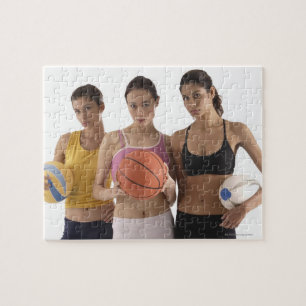 Puzzle tres mujeres de diversa raza, sosteniéndose