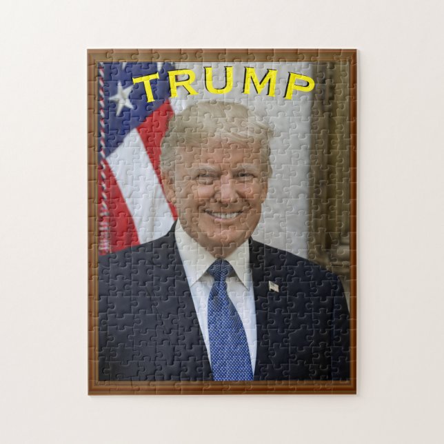 Puzzle Trump: Retrato del presidente sonriente rompecabez (Vertical)