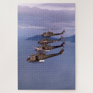 Puzzle UH-1E Huey Helicópteros – HML-167 Infantería de Ma