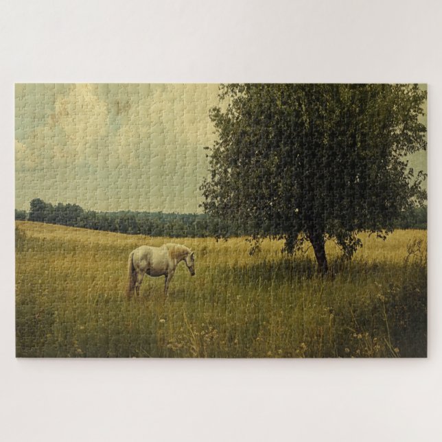 Puzzle Un caballo blanco pastando en un campo (Horizontal)