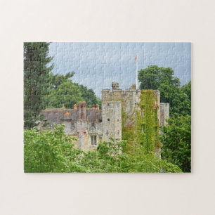 Puzzle Un castillo medieval emerge del bosque - Rompecabe