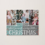 Puzzle Un Collage de fotos familiar de Navidades pequeños<br><div class="desc">Un Rompecabezas De Collage de fotos De La Familia De Los Navidades Pequeños. Con fuentes modernas y divertidas,  Berries y un congelador fondo verde azulado y de carbón vegetal! ¡Reemplace con sus fotos y envíe un saludo especial personalizado de navidades a su familia y amigos!</div>