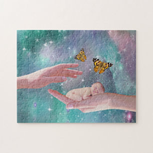 Puzzle Un lindo bebé en la fantasía de la mano