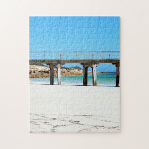 Puzzle Un Viejo Embalse De Madera En Arena Blanca,