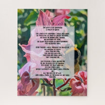 una abeja en un jardín con Salmo 23