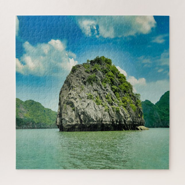 Puzzle Una isla rocosa en la bahía de Ha Long Vietnam (Vertical)