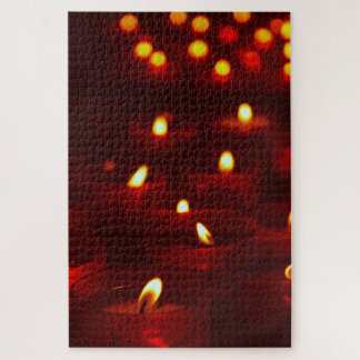 Puzzle velas de voz ardiendo en vigilia