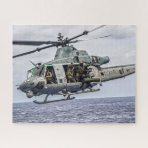 Puzzle VENOM UH-1Y (16x20 PULGADAS)