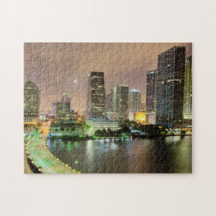 Puzzle Ventajas del puente a través del canal a Miami