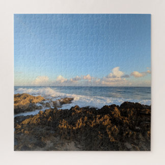 Puzzle Vista del océano tropical con foto de roca de lava