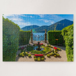Puzzle Vista panorámica del jardín en Villa en el lago Co