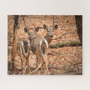 Puzzle Whitetail Doe y su alba en el bosque de otoño