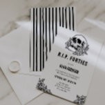 Q.E.P.D. 40 50.ª invitación<br><div class="desc">Despídese de sus cuarenta con estilo con esta audaz y elegante invitación a los 50 años del "RIP Cuarenta". Con un motivo clásico de cráneo y rosa en un diseño elegante inspirado en el tatuaje, este atractivo combina perfectamente la energía y la moda. Con su diseño limpio y su impresionante...</div>