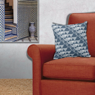 Quirky Blue Triangle Jagged Pattern - Cojín decora