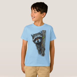 Raccoon lindo en la camiseta de los niños árboles