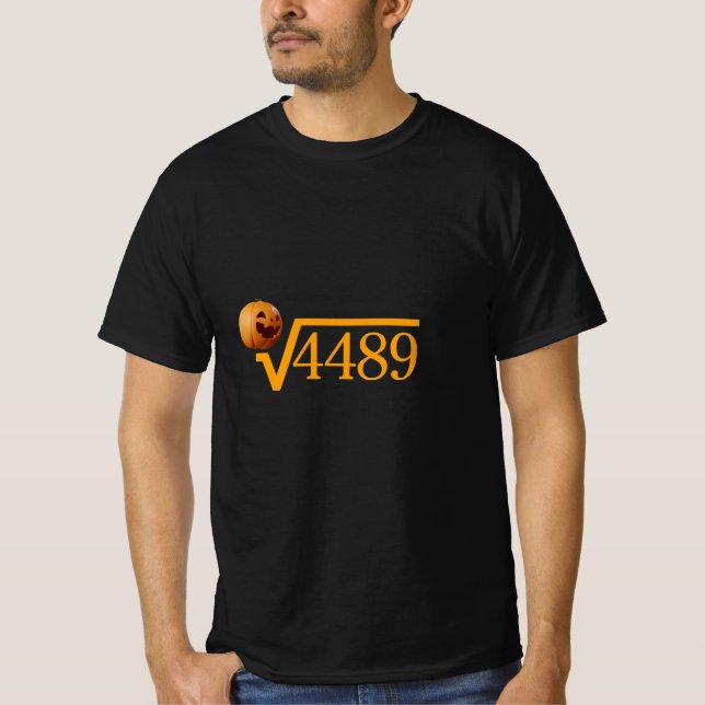 Raíz Cuadrada de 4489 - Camiseta de Humor Matemáti (Anverso)