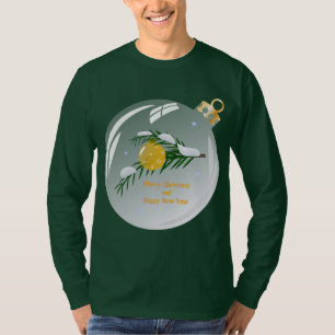 Rama de Navidades decorados en una camiseta bauble