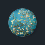 Ramas de almendros en el imán Bloom<br><div class="desc">Las ramas de almendras de Vincent Van Gogh en Bloom son una de sus pinturas más hermosas de la naturaleza. Elija forma y tamaño.</div>