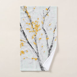 Ramas de árboles otoñales con hojas de otoño amari