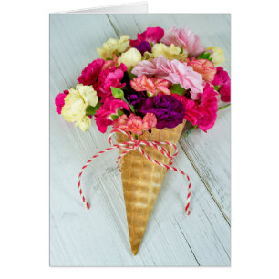 ramo de cariñe de cumpleaños en cono de waffle