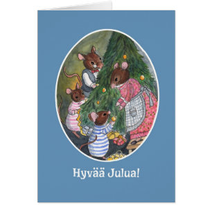 Ratón lindo decorando el árbol de Navidad finlandé