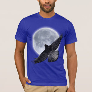 Raven negro volador abrazando la camiseta de la lu