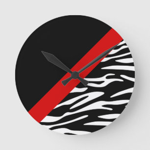 Raya de la cebra con el reloj de pared diagonal