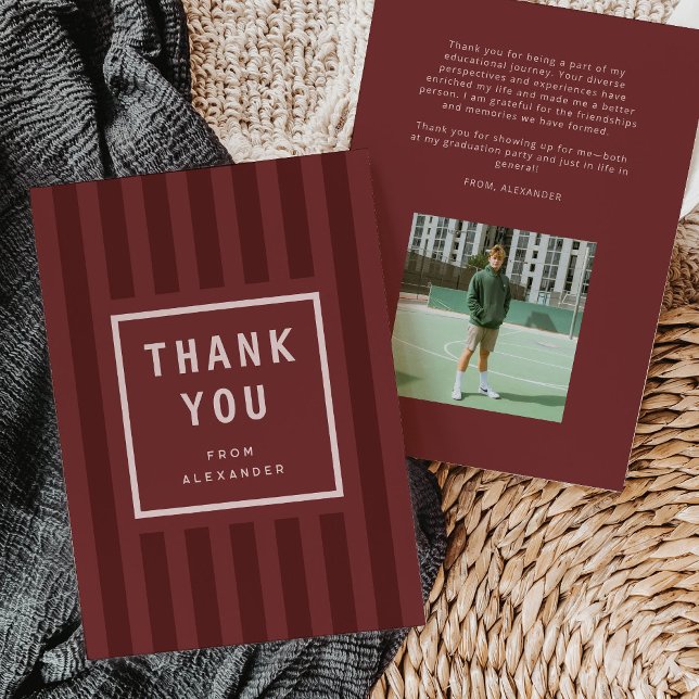 Rayas Marrones Modernas Agradecimiento de Graduaci (modern maroon red sporty stripes graduation thank you card)