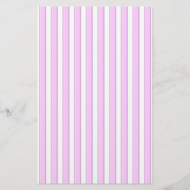Rayas rosadas en papel de papelería blanco (Anverso)