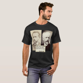 Razón de Tchaikovsky para ir camisa enojada de la