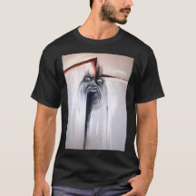Rea Bachnerova desenreda la camiseta