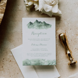 Recepción de bodas en el campo de la montaña verde