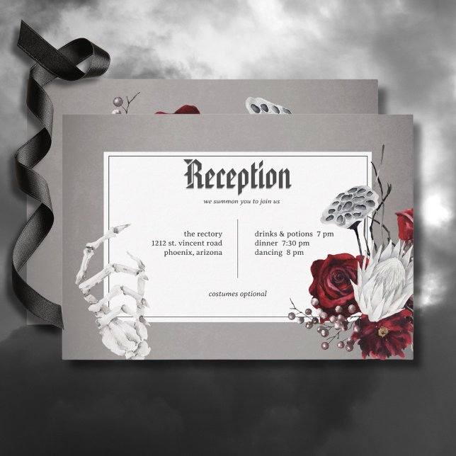 Recepción de Bodas Florales Rojas de Amor y Huesos (Love & Bones Spooky Red Floral Wedding Reception Card)