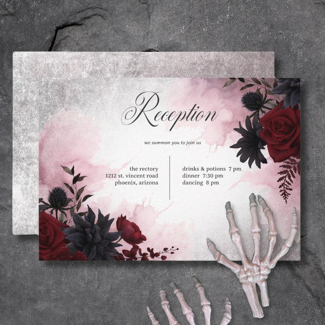 Recepción gótica de cráneo negro y borgoña y araña (Gothic Black & Burgundy Skull & Spider Reception Enclosure Card)