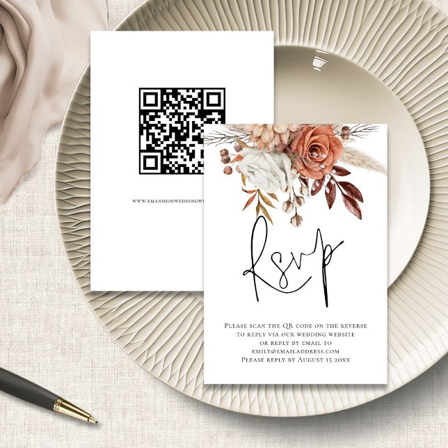 Recepción Tarjeta RSVP de Boho Rust Florals Script QR Code W (front and back view)