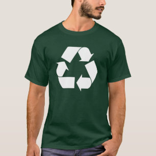 Recicle la camisa oscura básica